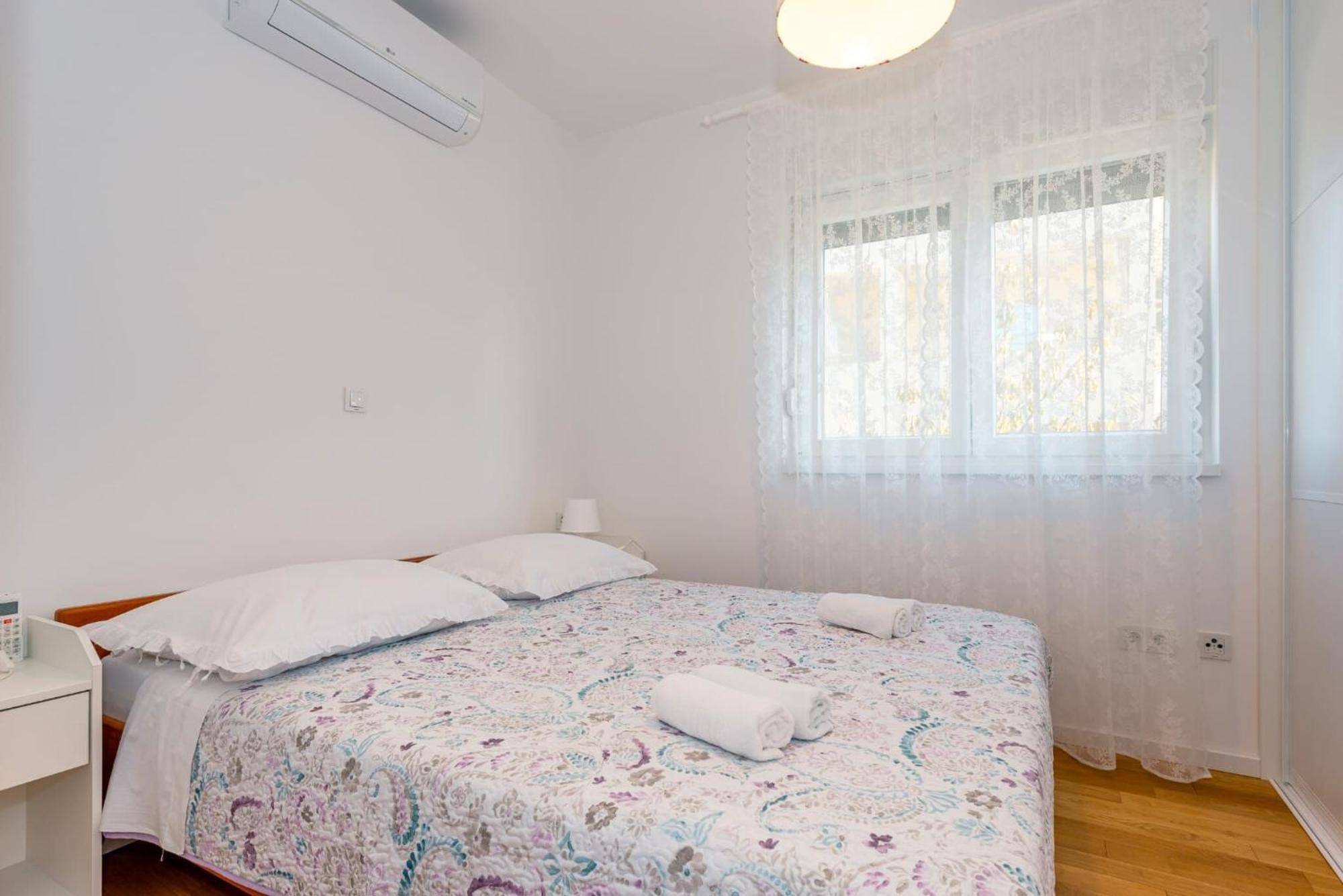 Apartment Apartman Mia โบรดาริตซา ภายนอก รูปภาพ