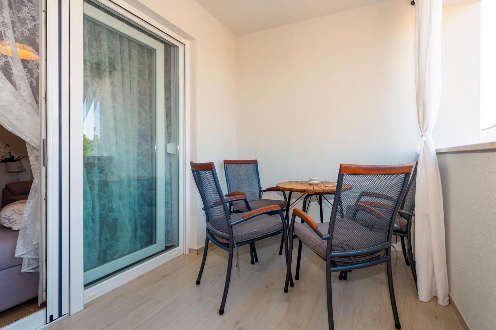 Apartment Apartman Mia โบรดาริตซา ภายนอก รูปภาพ